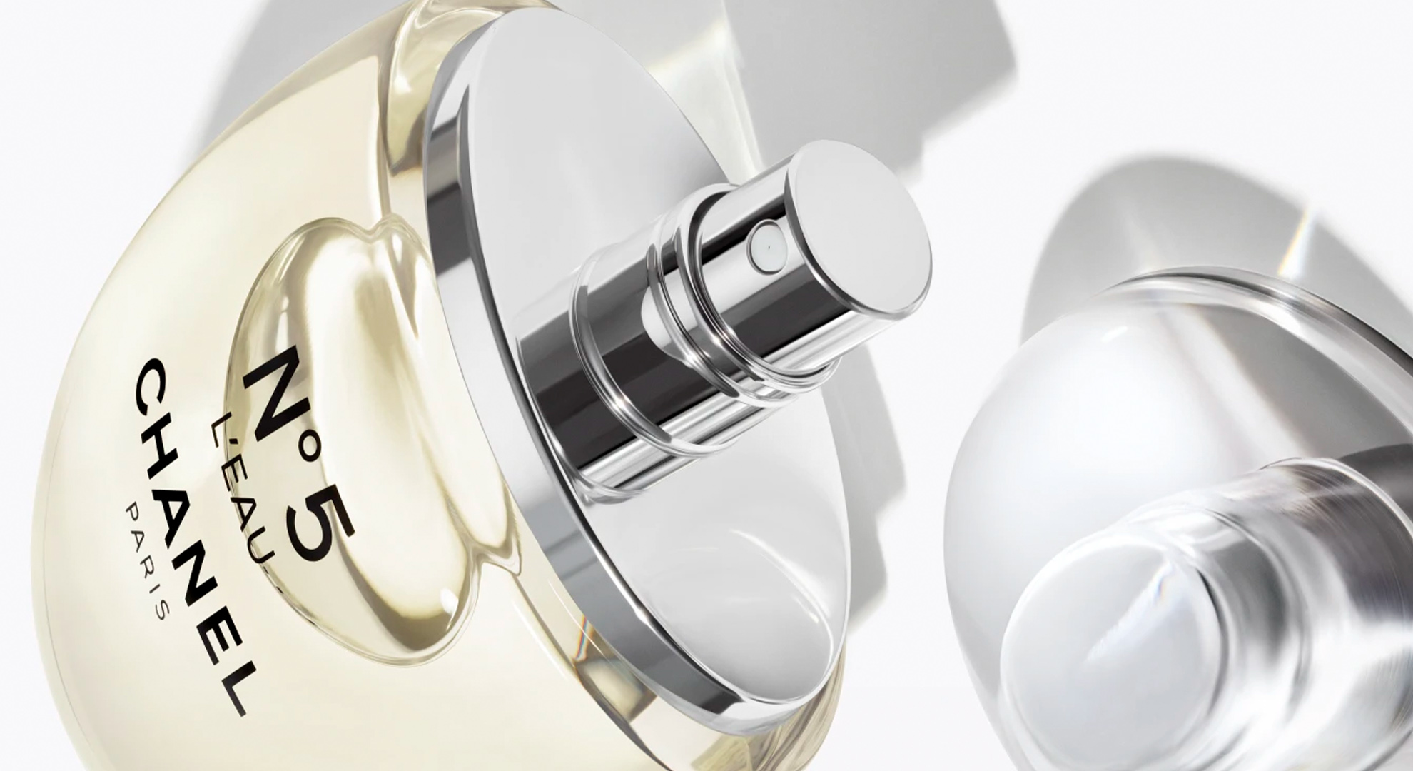 Chanel’s No. 5 L’Eau Drop Bottle: A Glass Drop of Modernity Inspired by Marilyn Monroe