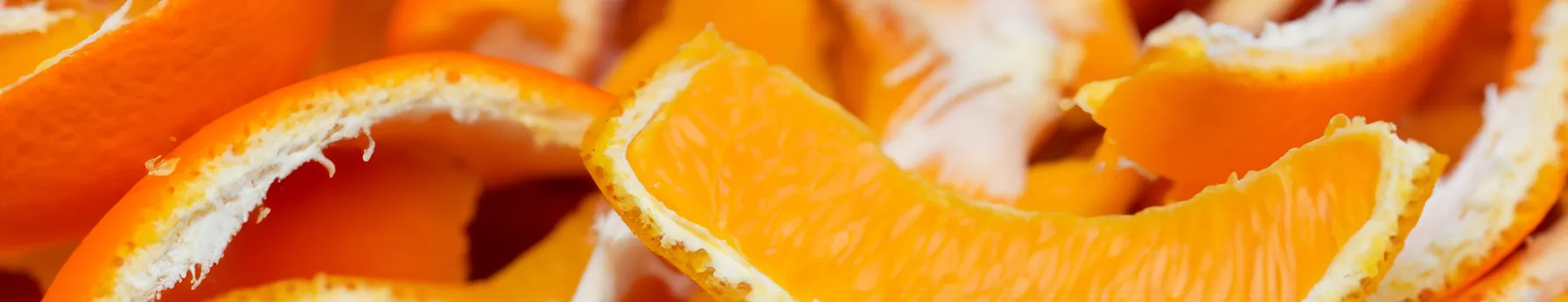 The Zesty Essence of Orange Peel in Perfumery: Extraction, Blending, and Iconic Scents